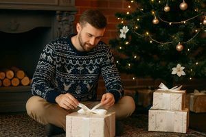 Что подарить мужчине на Новый год? Советы и лучшие идеи